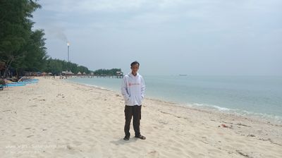 Cover picture for a blog post titled Hari Raya 2024 Mencoba Liburan ke Pantai Remen Tuban